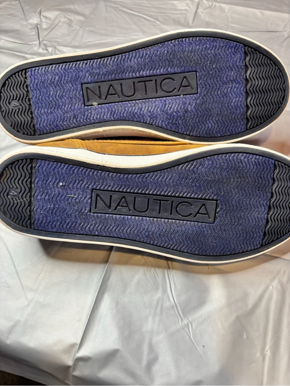 Nautica Men’s Tan Boat Shoes Lace Up Deck Shoes Navy Size 4